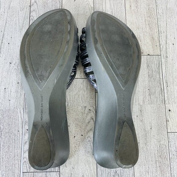 Montego Bay Club Silver Sandals Sequin Wedge Slip On Womens 7 Wedge Strappy Shoe - Picture 8 of 14